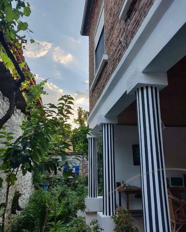 Private Apartment Elbasan Historic Center Ngoại thất bức ảnh